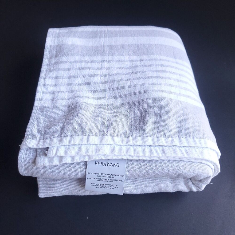 Vera Wang Oversized Bath Beach Towel 100% Turkish Cotton 39 x 68 Gray White
